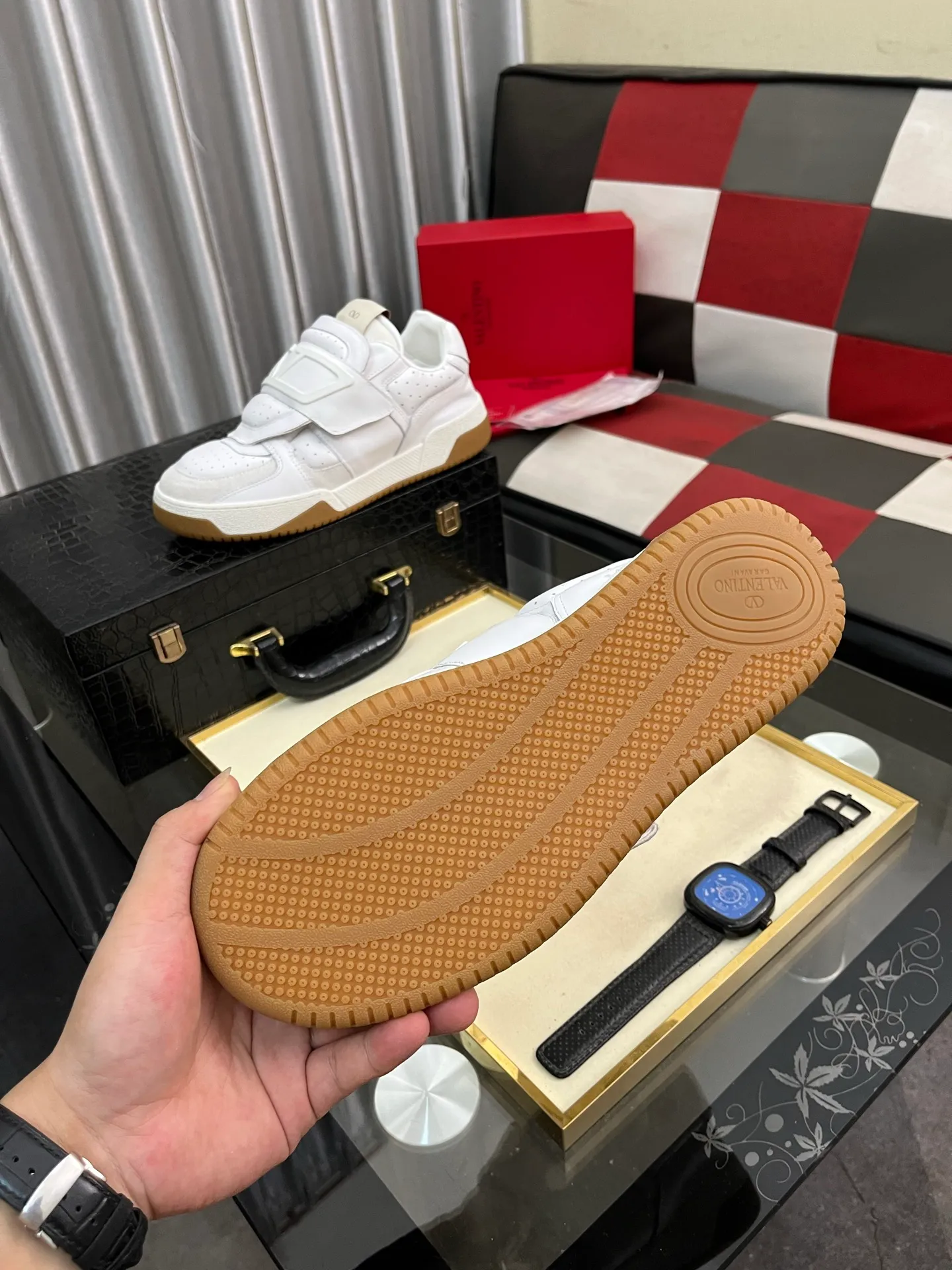 Men's shoes 💰540⌚️⌚️ VALENTINO Valentino's 2025 SS spring and summer new hot casual sports shoes, imported elastic cloth upper ➕The heel is Warren's exclusive rivet shape. The whole is very representative, the combination outsole is really easy to wear and very comfortable on the foot~, classic, comfortable and versatile! Size: 38-443️⃣Colors available